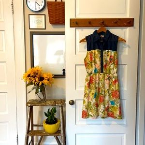 Collared floral dress, size 5
